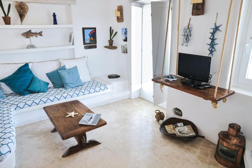 Alena Mykonos